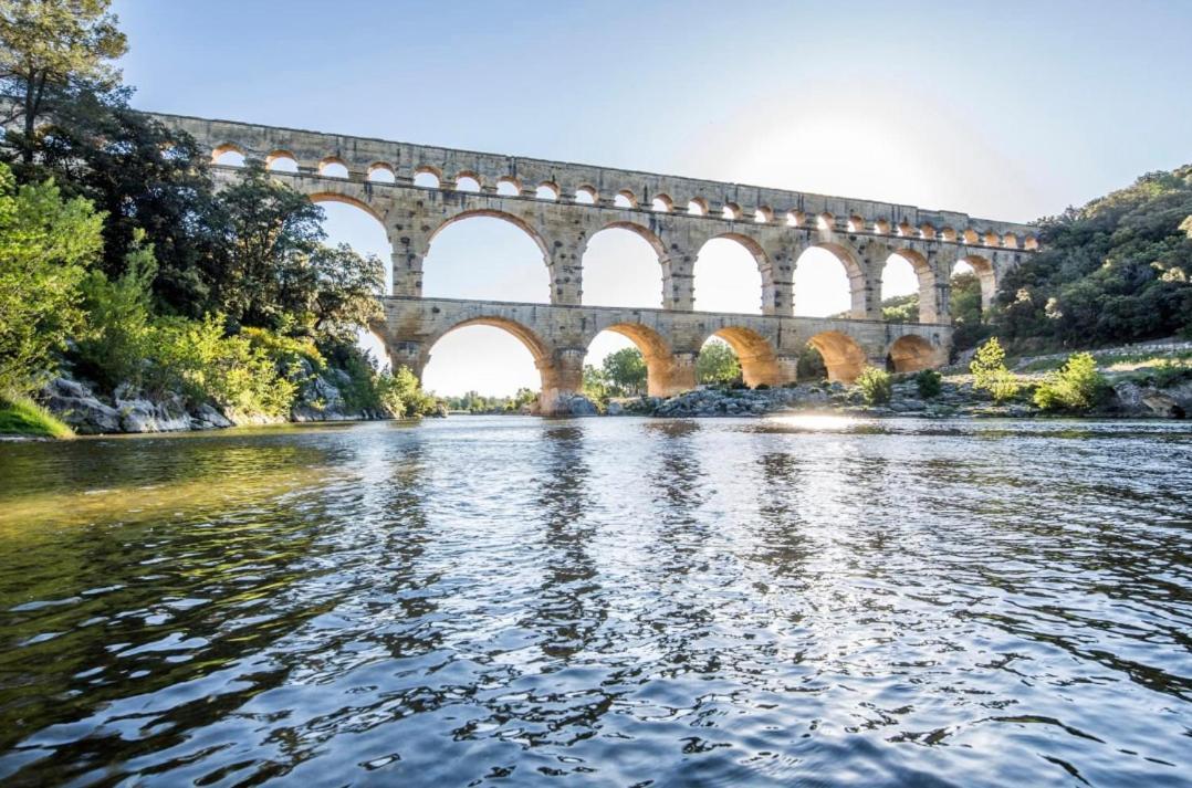 Studio au pont du gard Piscine et Jacuzzi chez Valerie Payre Vers-Pont-du-Gard Extérieur photo