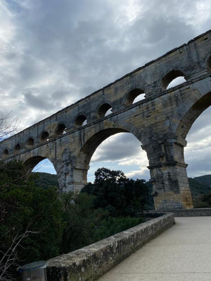 Studio au pont du gard Piscine et Jacuzzi chez Valerie Payre Vers-Pont-du-Gard Extérieur photo