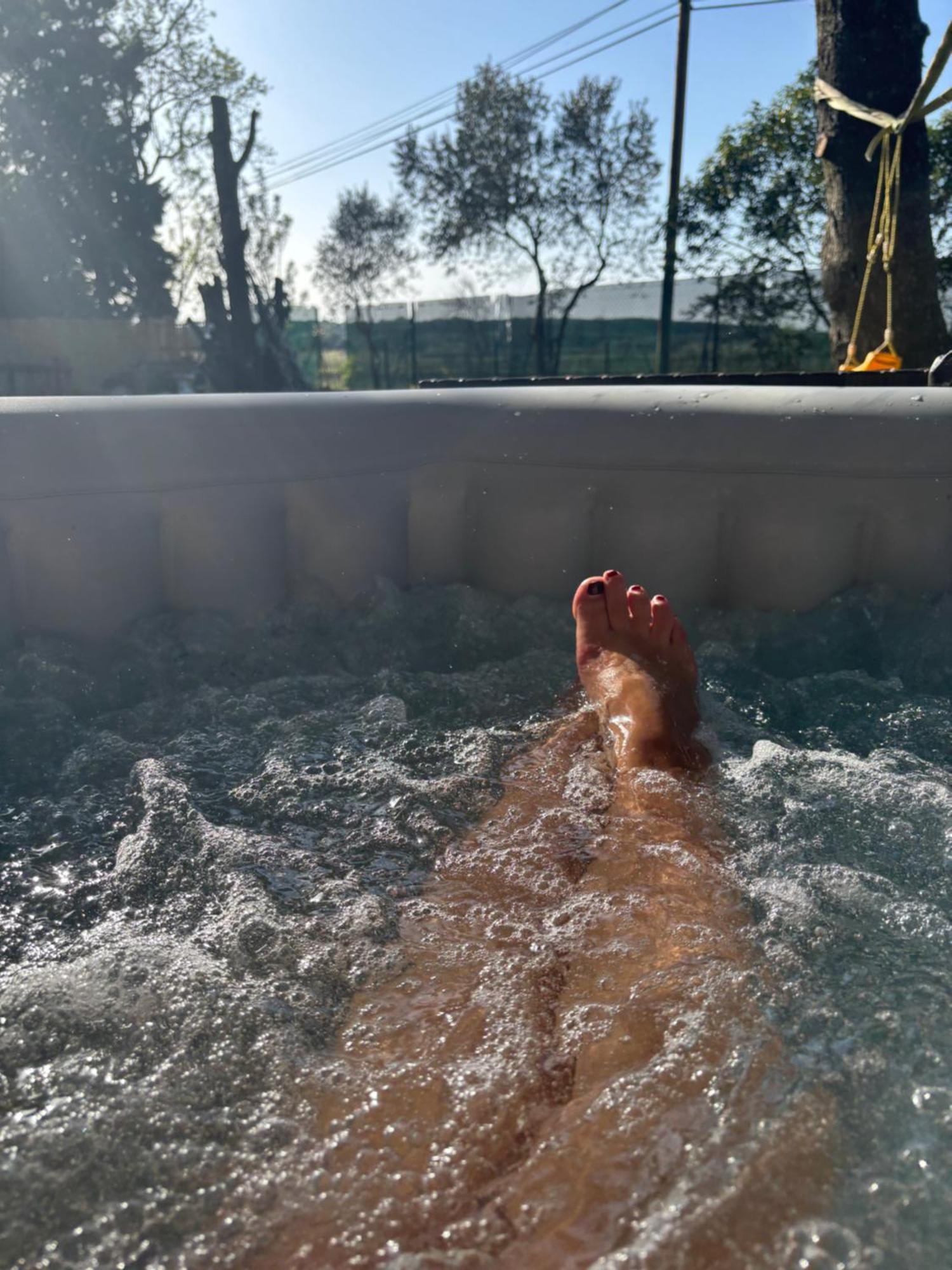 Studio au pont du gard Piscine et Jacuzzi chez Valerie Payre Vers-Pont-du-Gard Extérieur photo